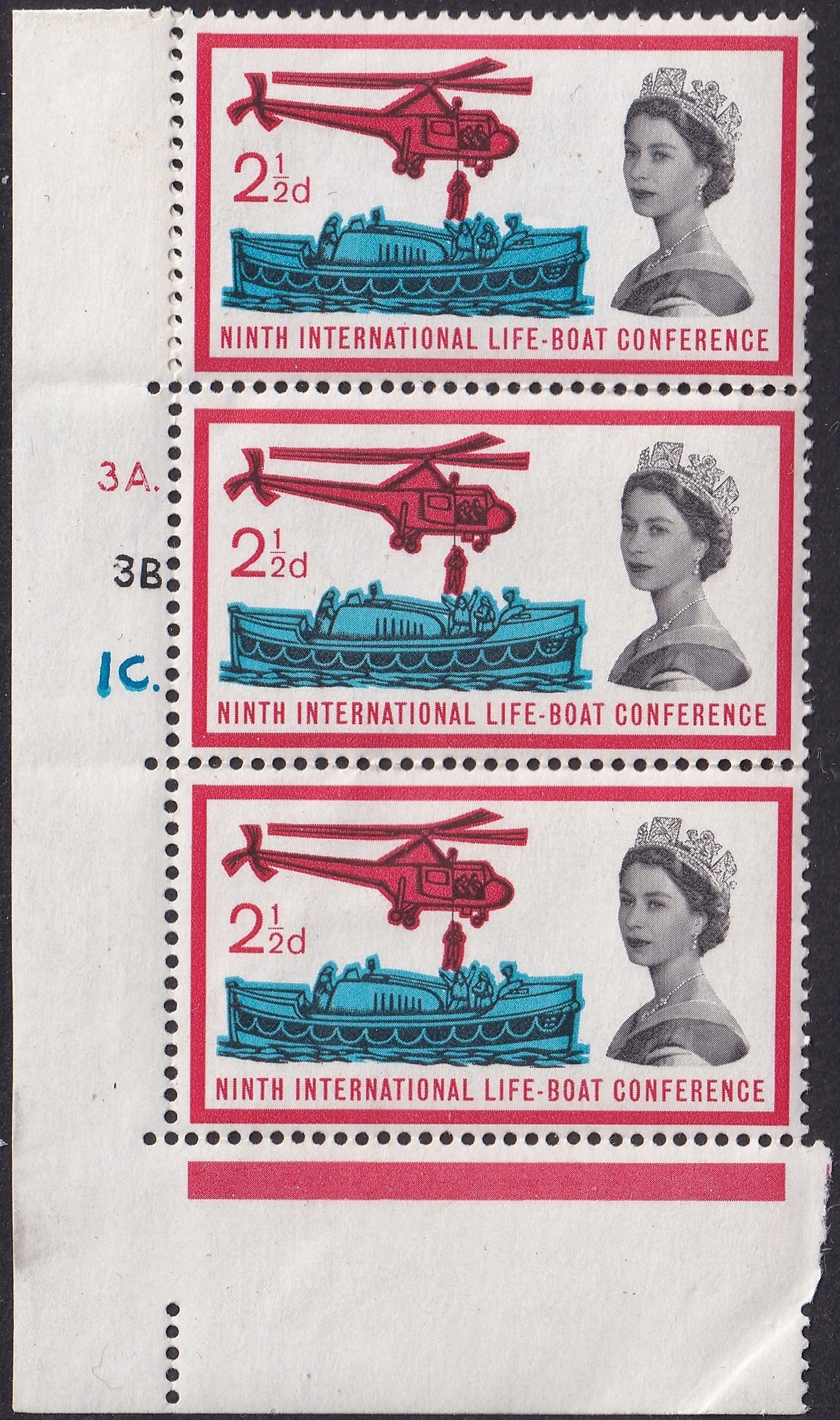 Great Britain 1963 2½d Lifeboat Unmounted Mint Vertical Marginal Pair Missing Control 3a 3b